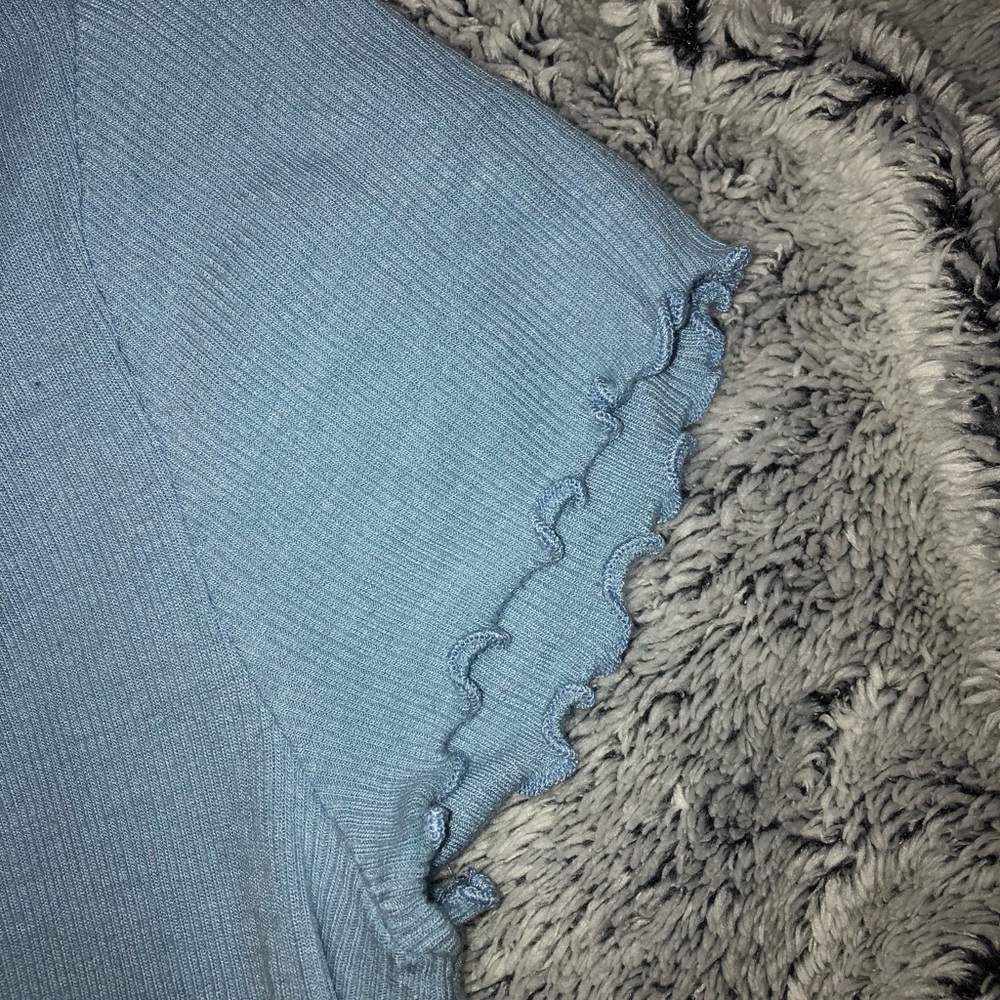 Blue Ribbed Crop Top - Picture 3 of 4